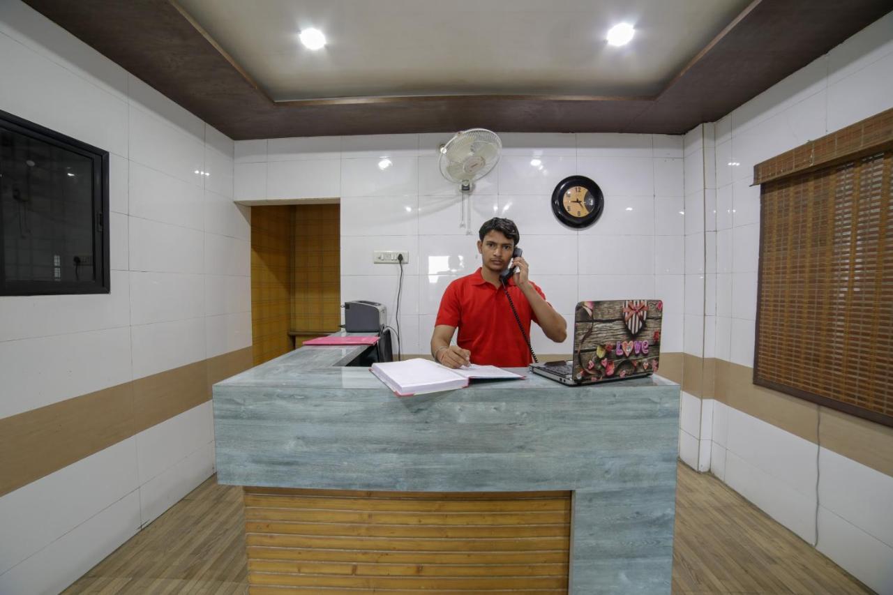 Oyo Flagship Hotel Chandani Rāipur Exteriér fotografie